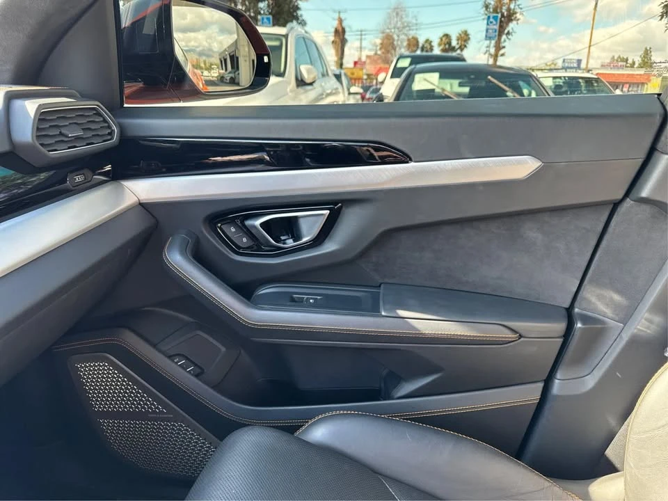 2021 Lamborghini Urus - Image 18 of 19