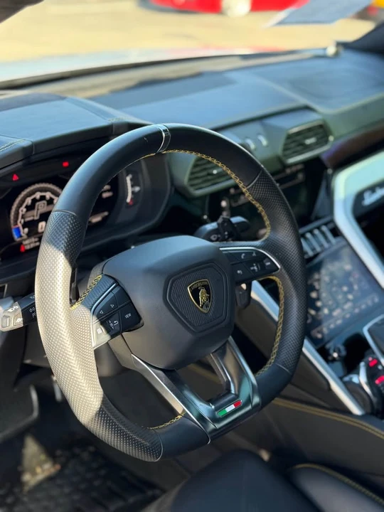 2021 Lamborghini Urus - Image 4 of 8