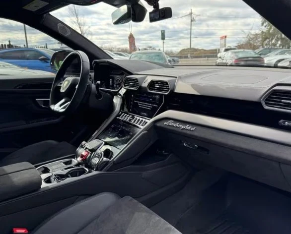 2021 Lamborghini Urus - Image 9 of 14