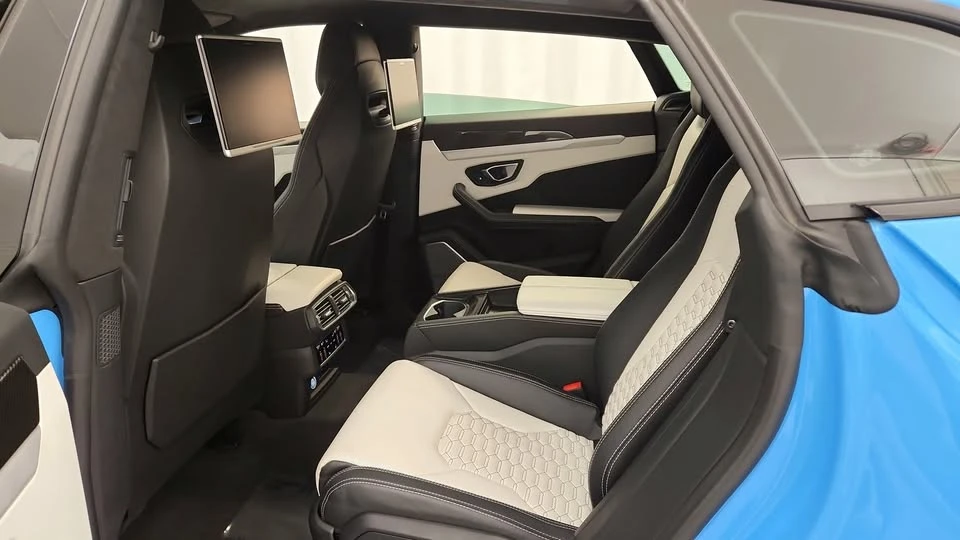 2021 Lamborghini Urus - Image 13 of 17