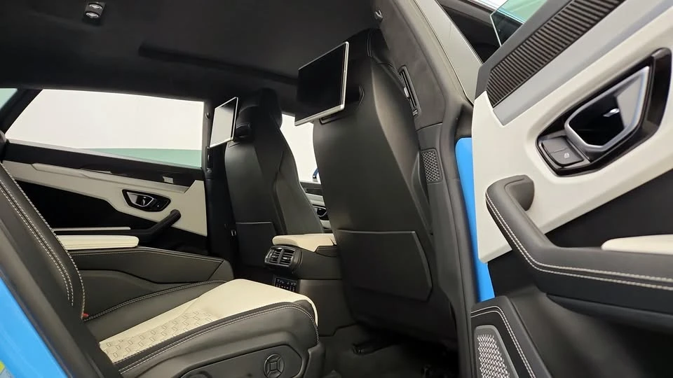 2021 Lamborghini Urus - Image 15 of 17