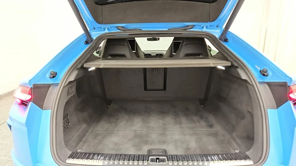 2021 Lamborghini Urus - Image 16 of 17