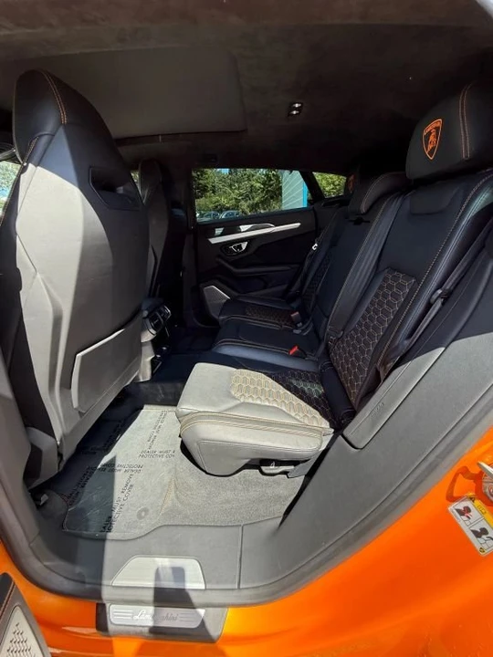 2021 Lamborghini Urus - Image 10 of 12