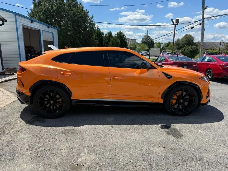 2021 Lamborghini Urus - Image 8 of 12