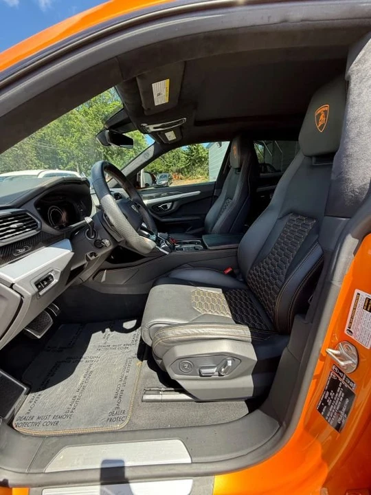 2021 Lamborghini Urus - Image 9 of 12