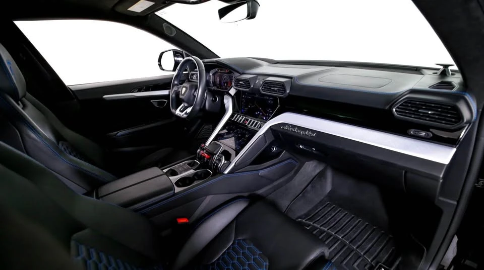 2021 Lamborghini Urus - Image 17 of 20