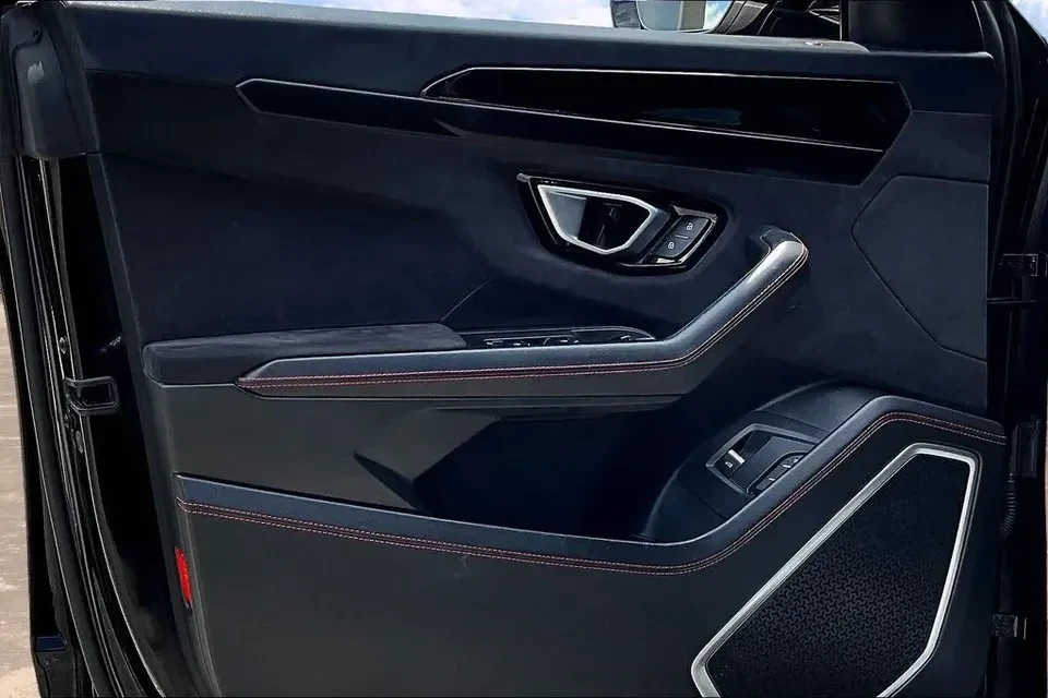 2021 Lamborghini Urus - Image 19 of 20