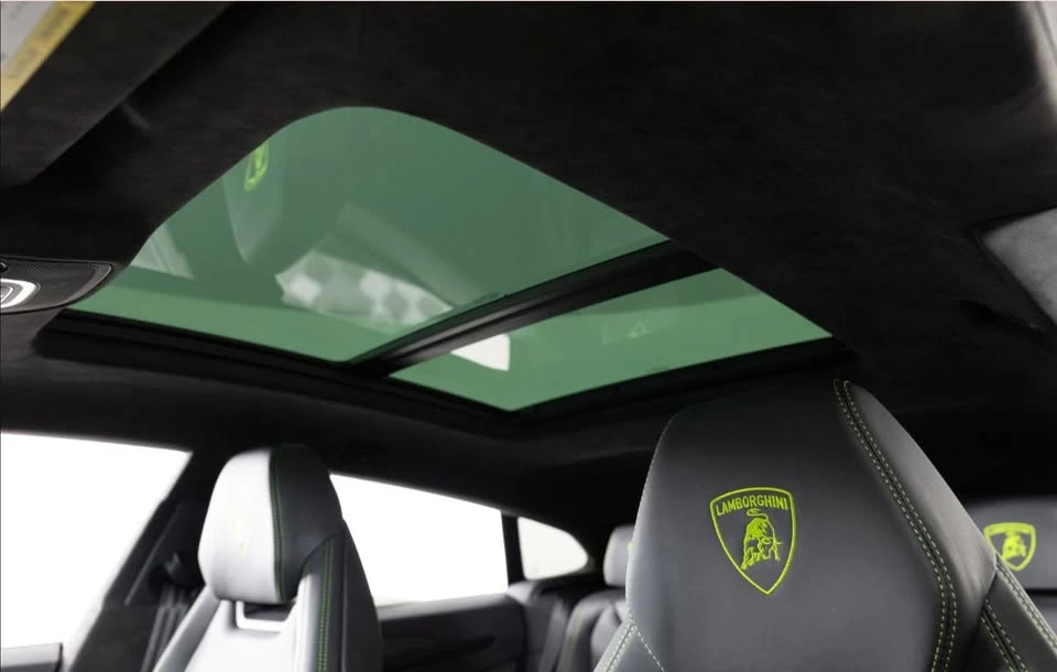 2021 Lamborghini Urus - Image 16 of 17