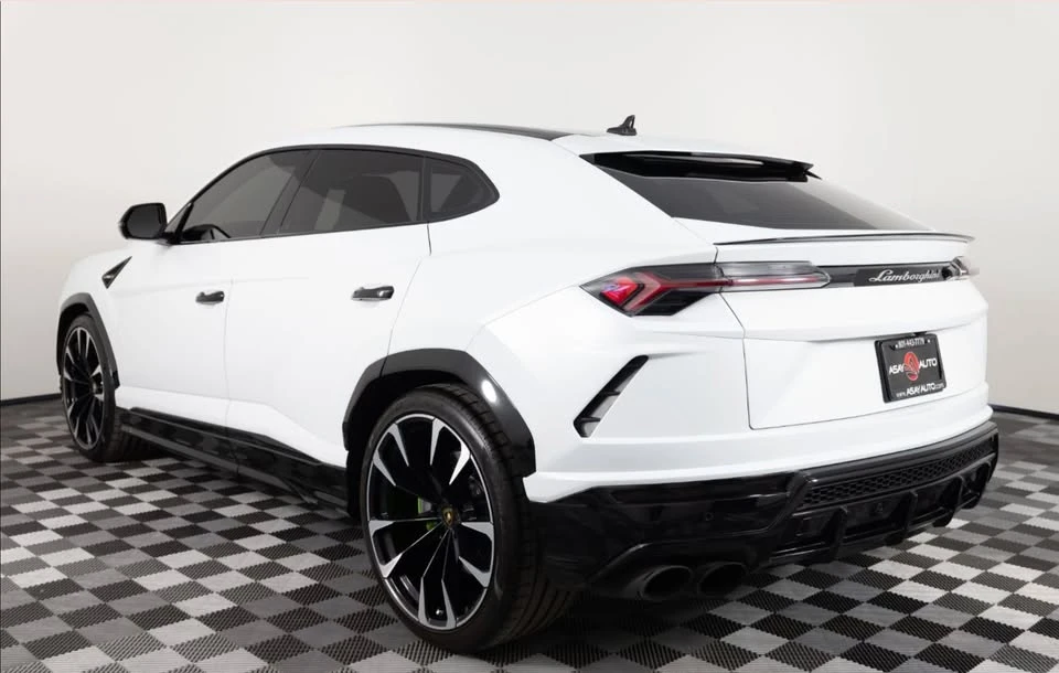 2021 Lamborghini Urus - Image 2 of 17