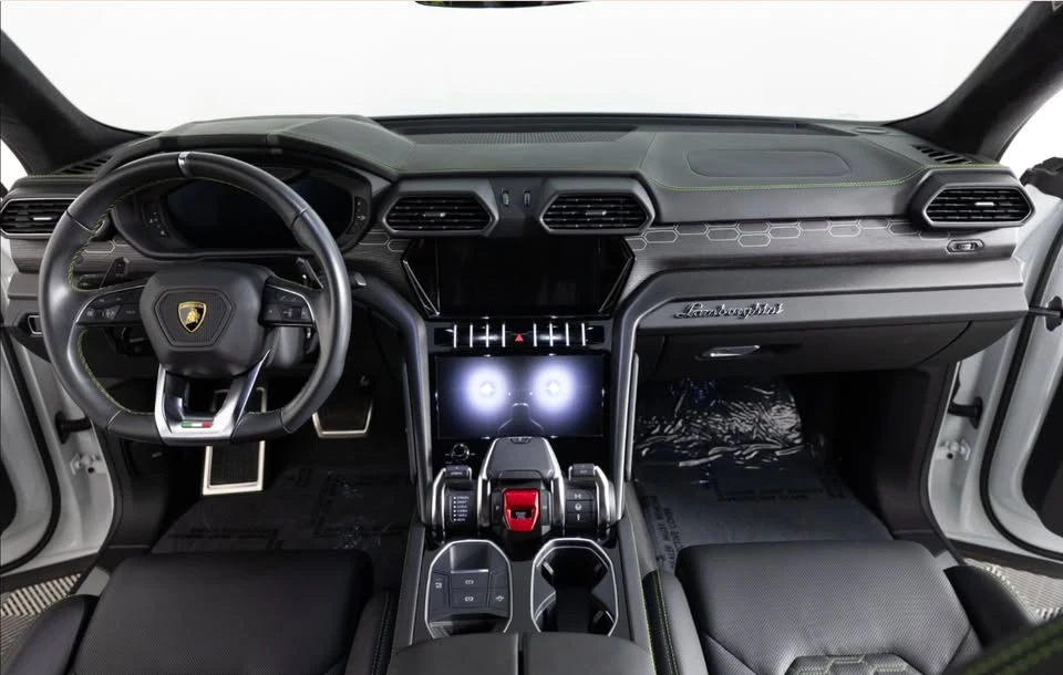 2021 Lamborghini Urus - Image 14 of 17