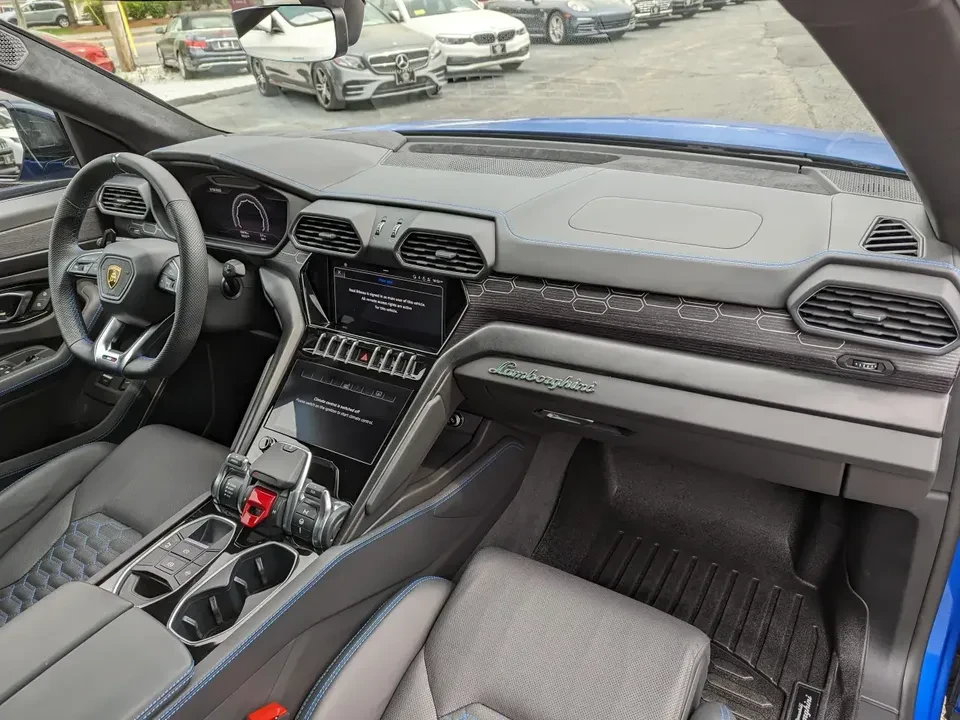 2021 Lamborghini Urus - Image 17 of 20