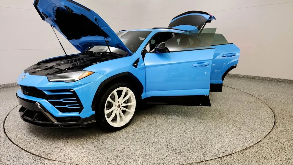2021 Lamborghini Urus - Image 11 of 12