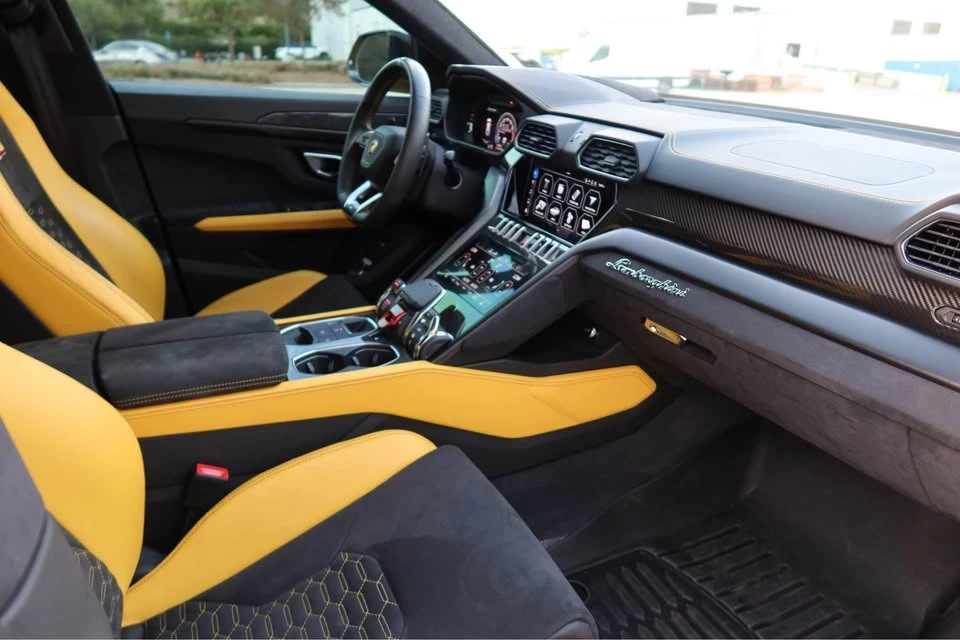 2021 Lamborghini Urus - Image 8 of 19
