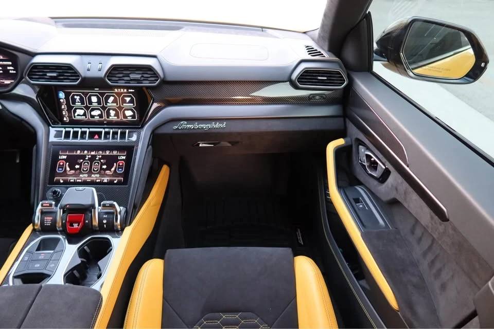 2021 Lamborghini Urus - Image 12 of 19