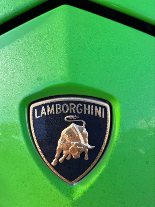 2021 Lamborghini Urus - Image 2 of 7