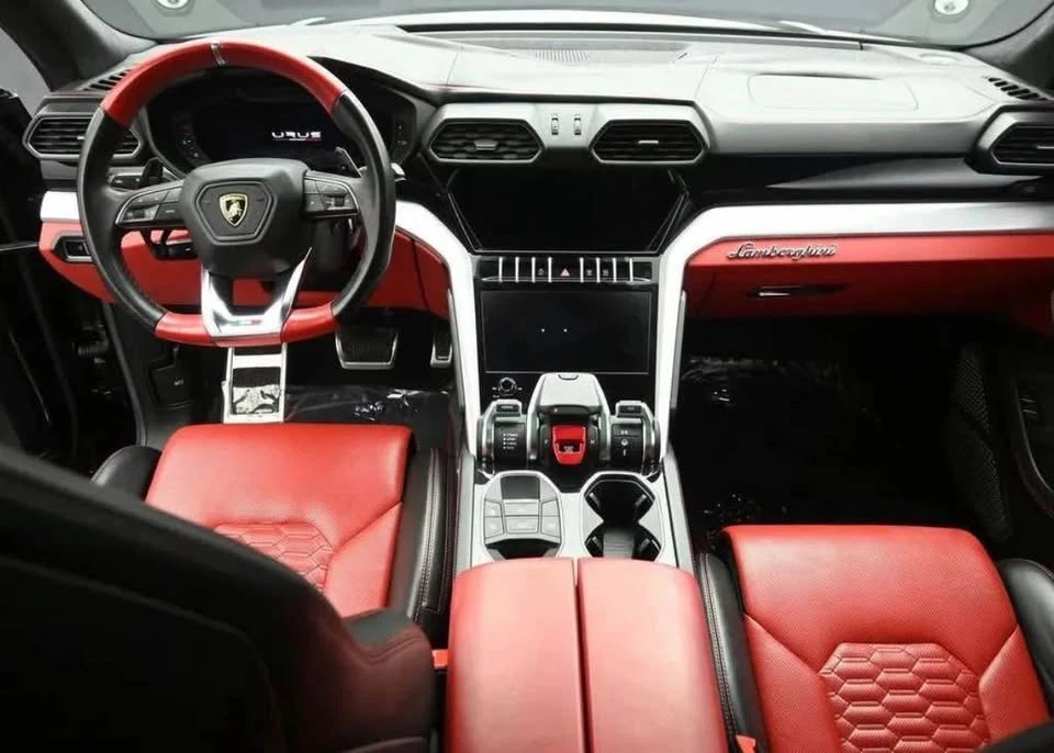 2021 Lamborghini Urus - Image 17 of 19