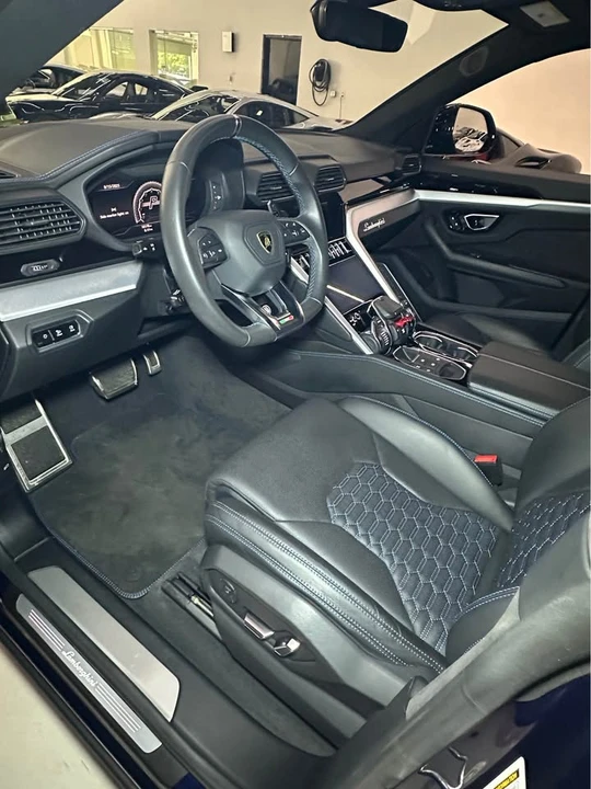 2021 Lamborghini Urus - Image 2 of 16