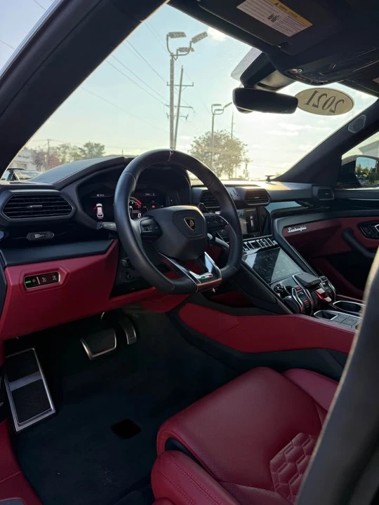2021 Lamborghini Urus - Image 2 of 7