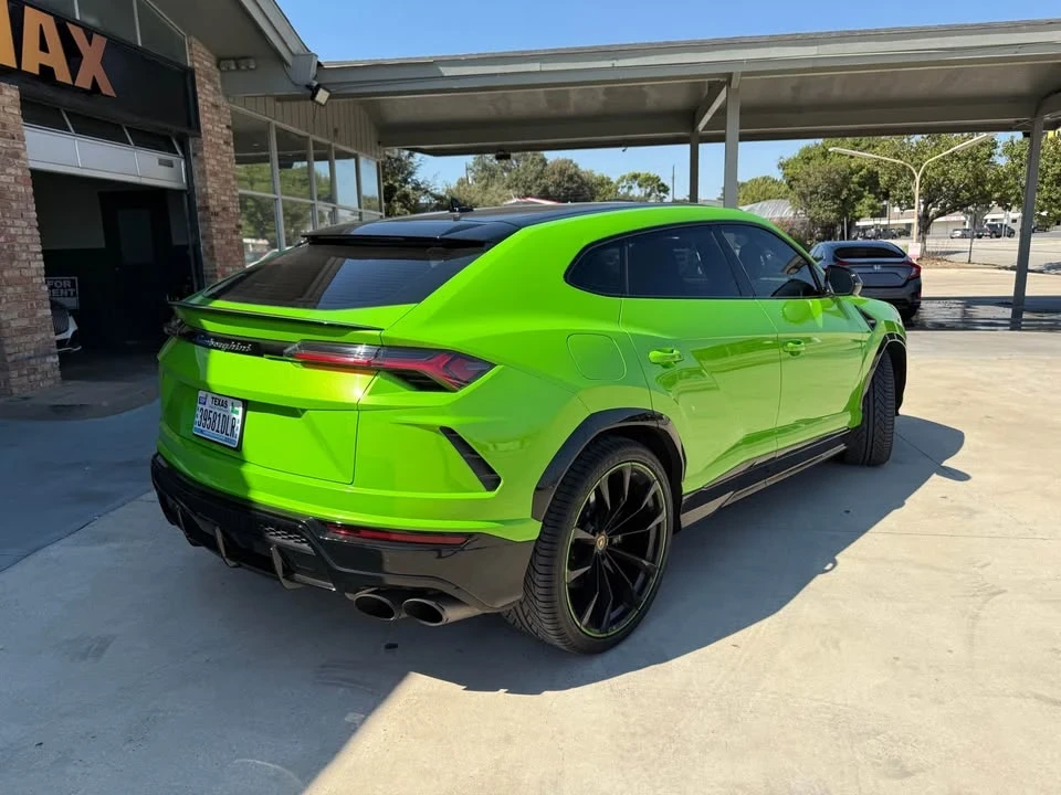 2021 Lamborghini Urus - Image 2 of 10