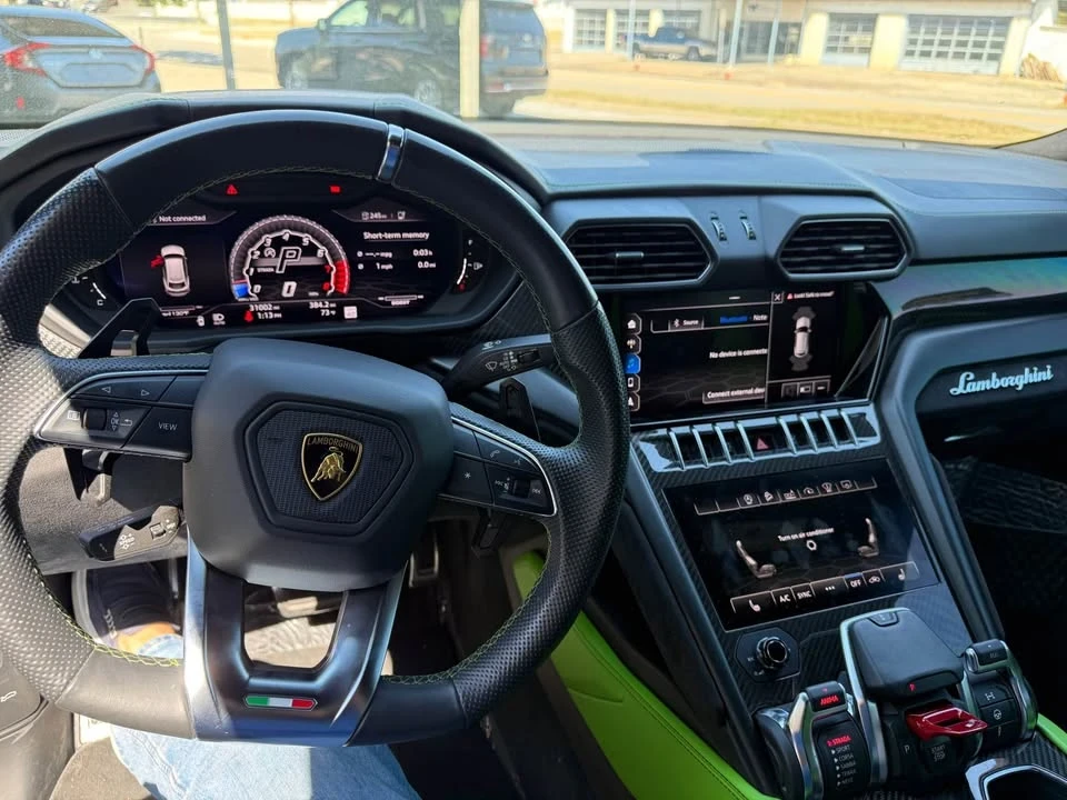 2021 Lamborghini Urus - Image 9 of 10