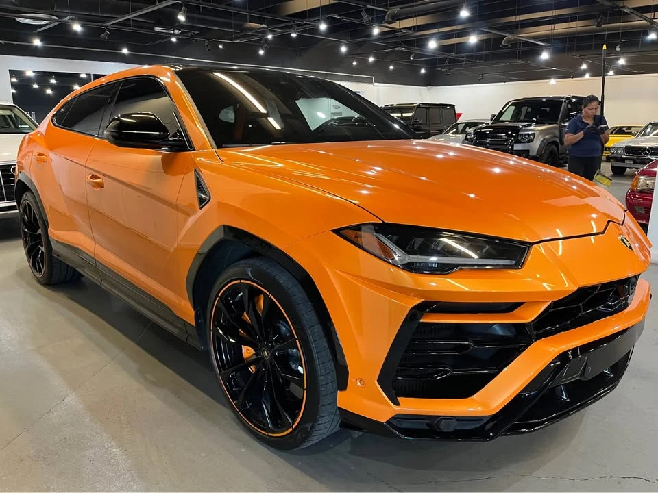 2021 Lamborghini Urus - Image 2 of 12