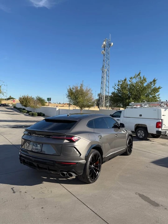 2021 Lamborghini Urus - Image 3 of 10