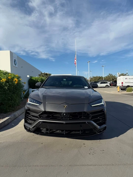 2021 Lamborghini Urus - Image 2 of 10