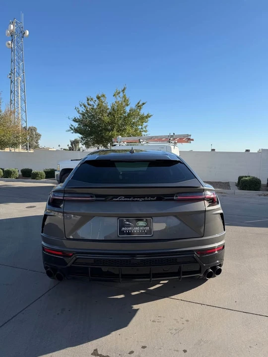 2021 Lamborghini Urus - Image 4 of 10