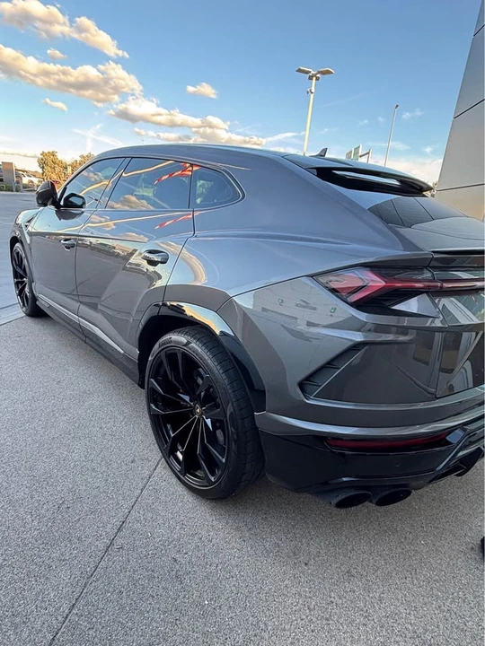 2021 Lamborghini Urus - Image 3 of 4
