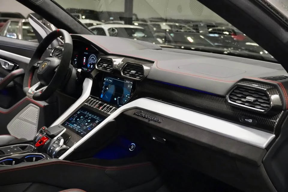 2021 Lamborghini Urus - Image 15 of 17