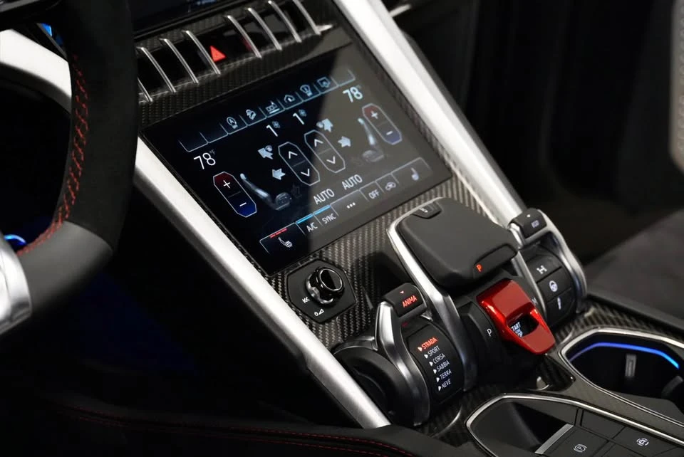 2021 Lamborghini Urus - Image 14 of 17