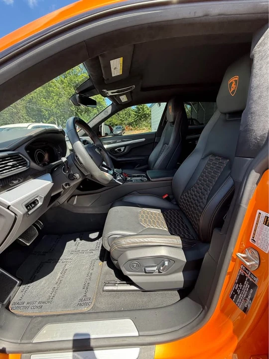 2021 Lamborghini Urus - Image 9 of 12