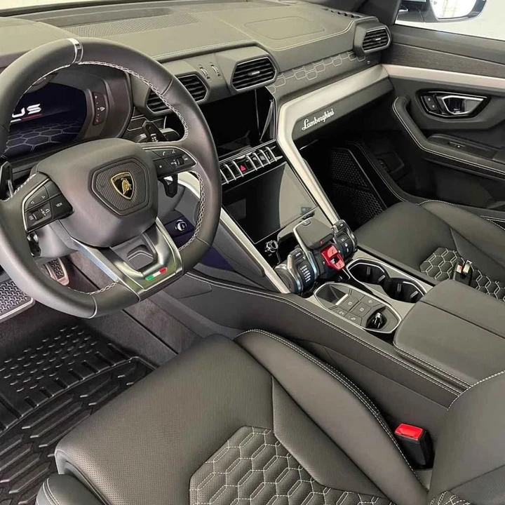2021 Lamborghini Urus - Image 2 of 4