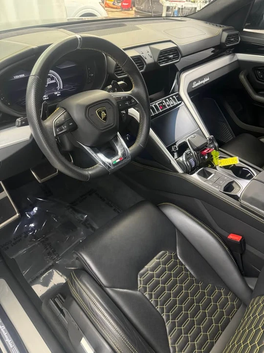 2021 Lamborghini Urus - Image 2 of 4