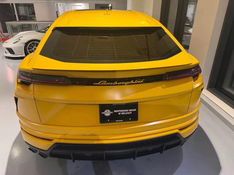 2021 Lamborghini Urus - Image 12 of 13