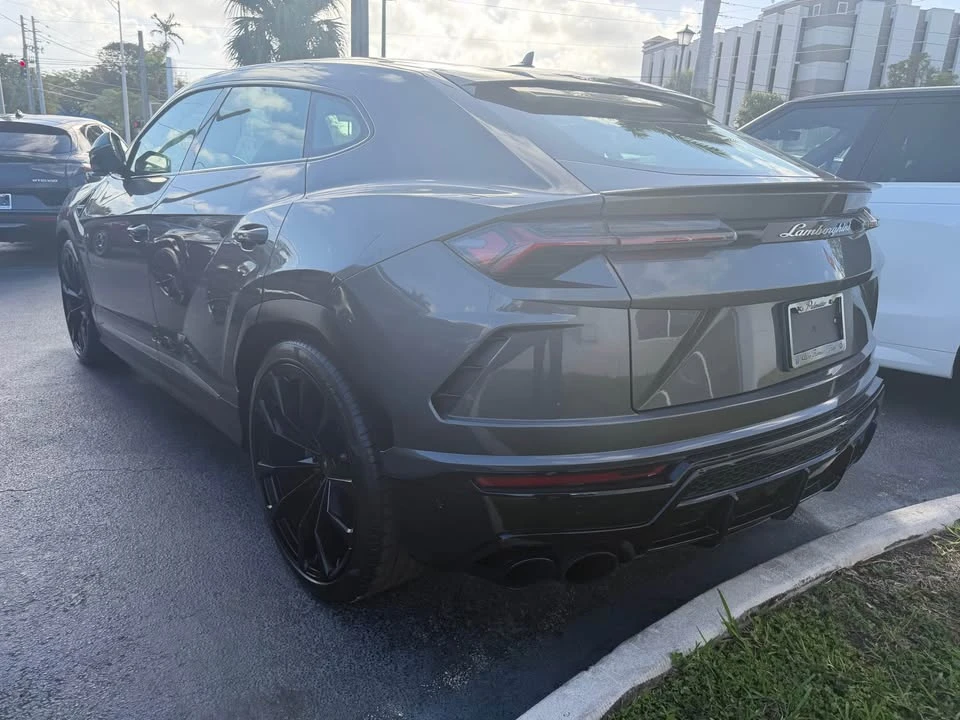2021 Lamborghini Urus - Image 7 of 11