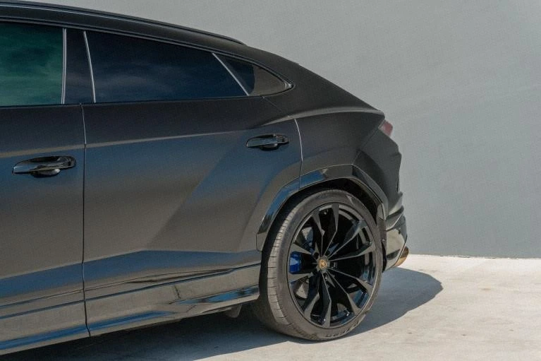 2021 Lamborghini Urus - Image 17 of 20