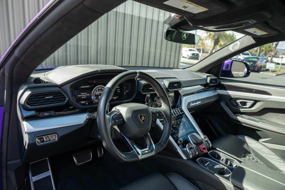 2021 Lamborghini Urus - Image 12 of 16