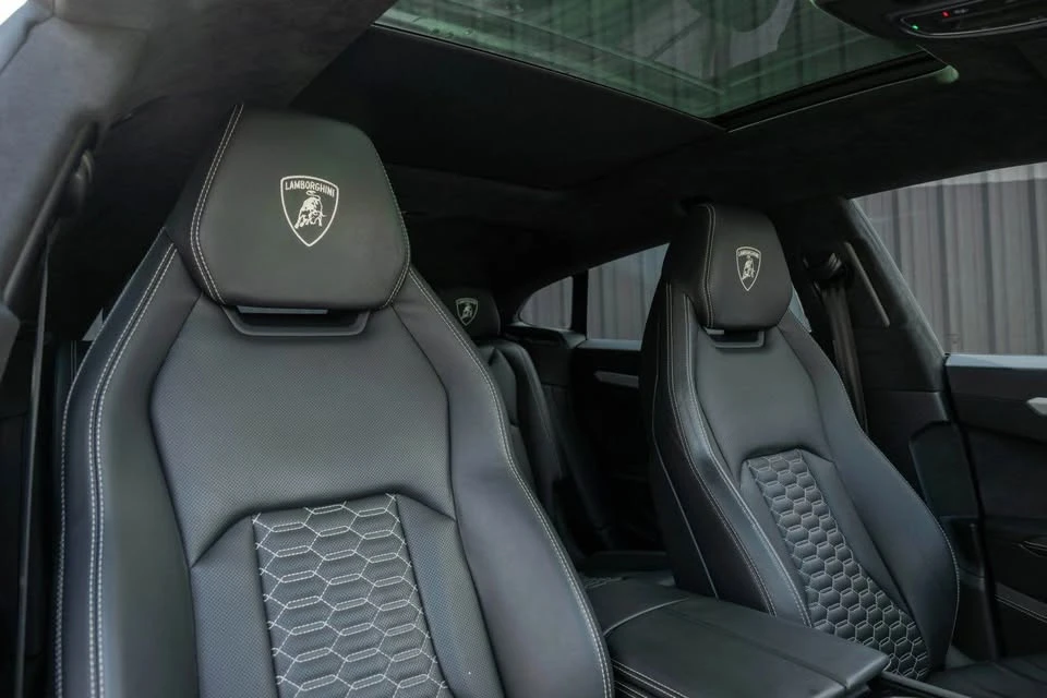 2021 Lamborghini Urus - Image 14 of 16