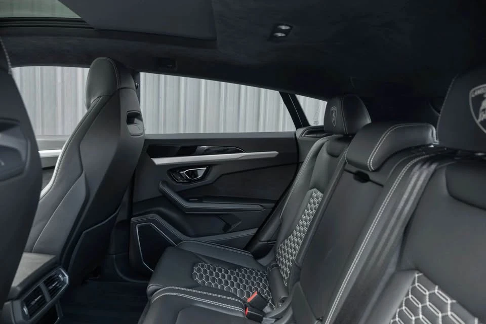 2021 Lamborghini Urus - Image 16 of 16