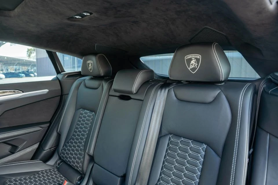 2021 Lamborghini Urus - Image 15 of 16