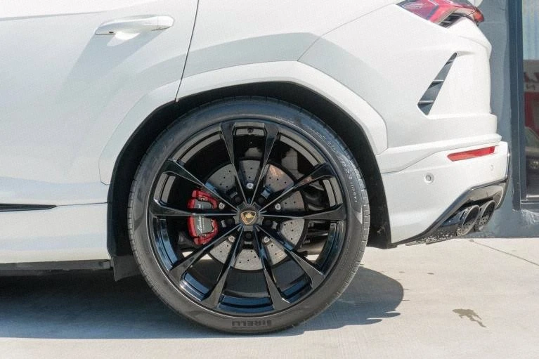 2021 Lamborghini Urus - Image 10 of 19