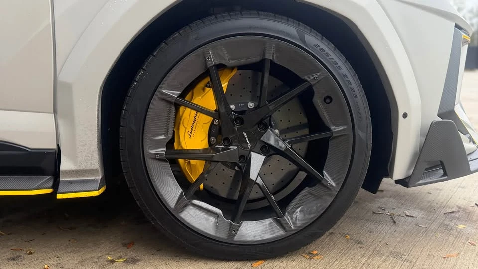 2021 Lamborghini Urus - Image 10 of 19