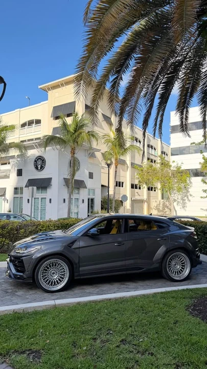 2021 Lamborghini Urus - Image 2 of 6