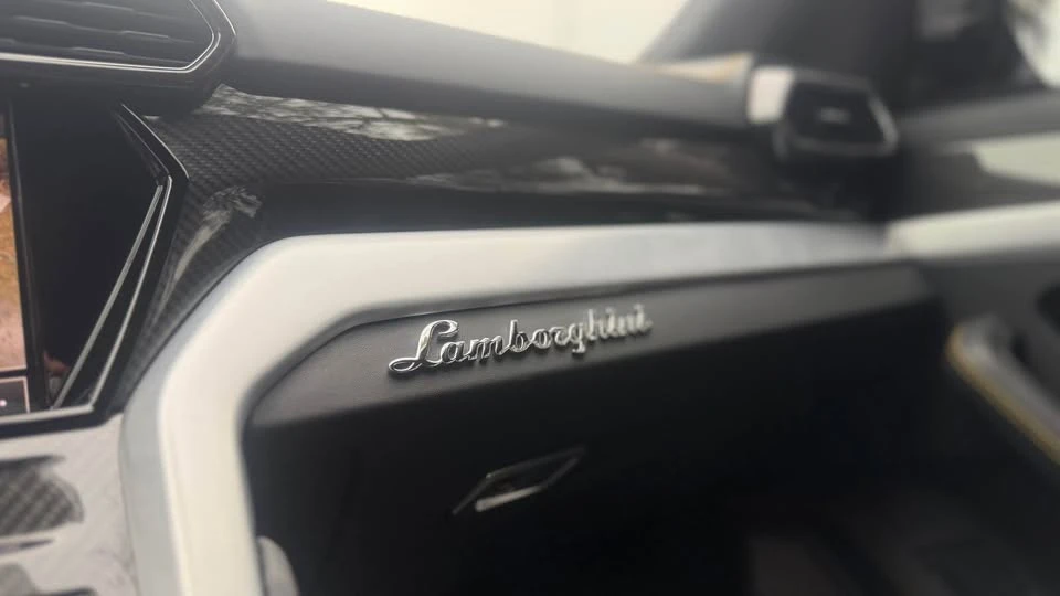 2021 Lamborghini Urus - Image 19 of 19