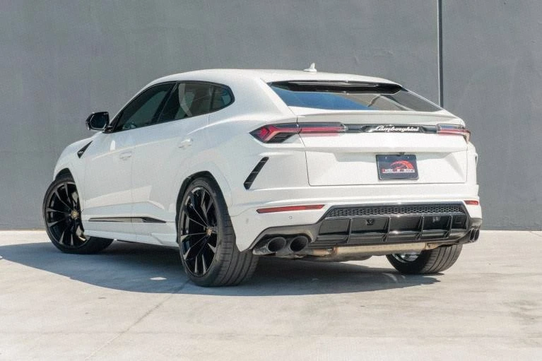 2021 Lamborghini Urus - Image 8 of 19
