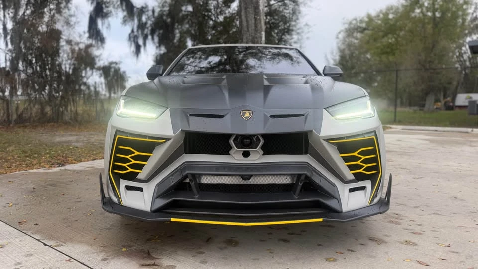 2021 Lamborghini Urus - Image 2 of 19