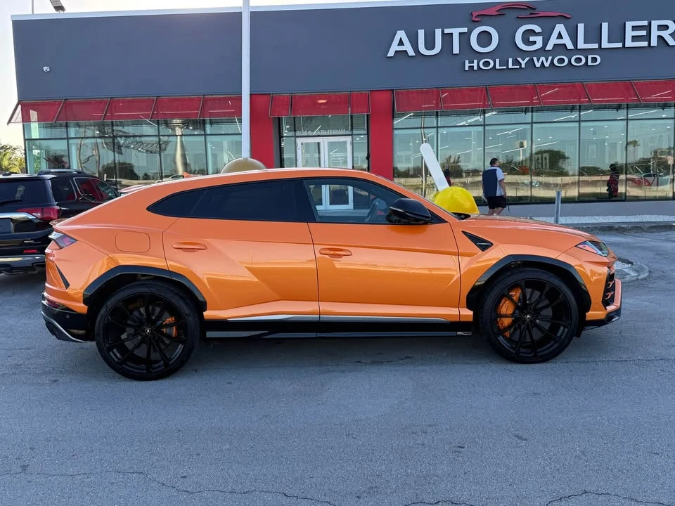 2021 Lamborghini Urus - Image 4 of 15