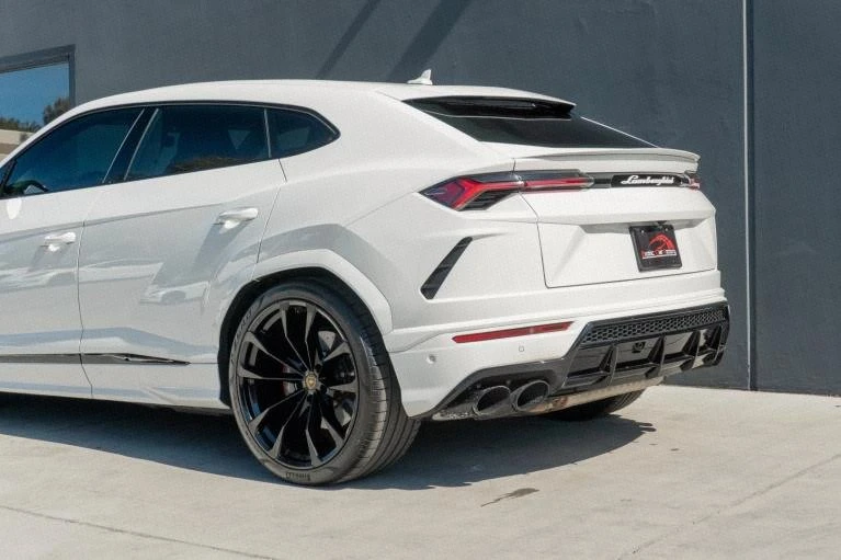 2021 Lamborghini Urus - Image 11 of 19