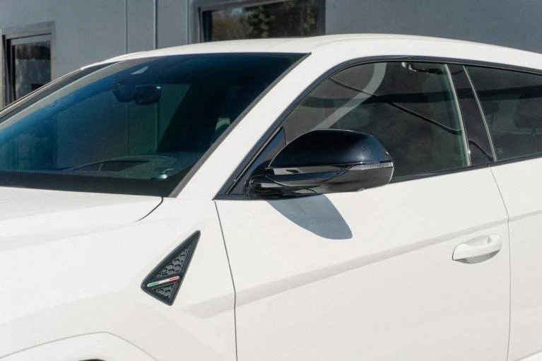 2021 Lamborghini Urus - Image 17 of 19